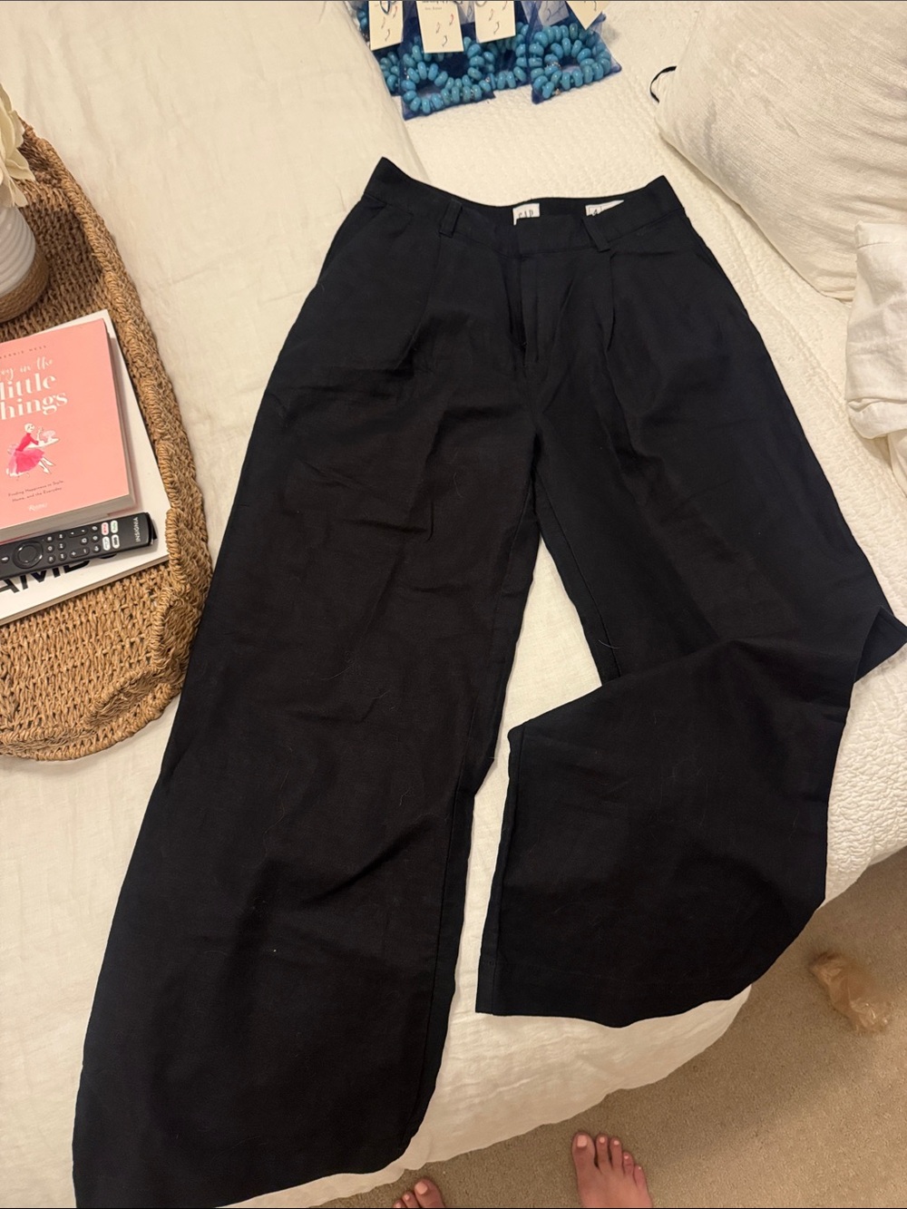 GAP Black Wide-Leg Women's Pants